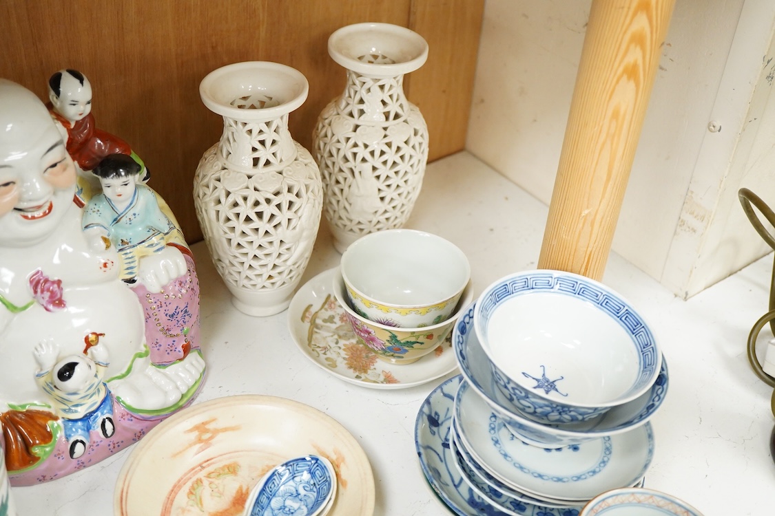 A collection of Chinese and Japanese collectables to include bronzes, cloisonné, 18th century and later ceramics etc